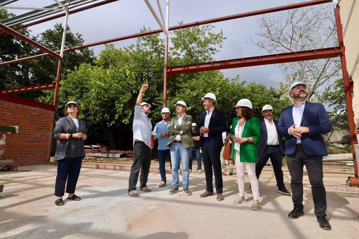 RomanLalin's tweet image. Fomos quen de facer do @CIFPFontecarmoa  de Vilagarcía a referencia da #FP no Salnés. Con este éxito, precisa dunha ambiciosa ampliación que estamos desenvolvendo

Esta é unha das 59 obras cun investimento de case 50M€ que acometemos este verán na provincia de Pontevedra