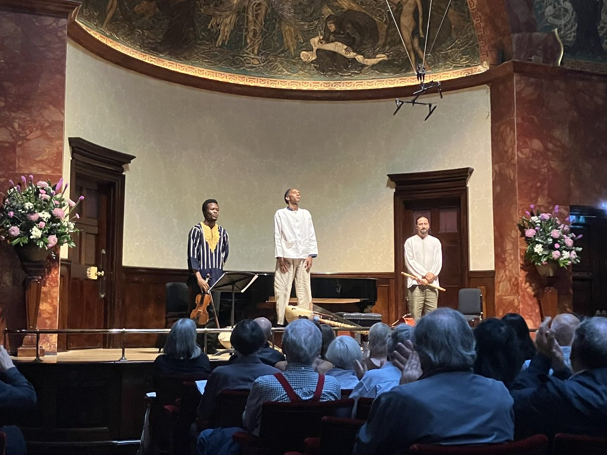 Adrian_Specs's tweet image. Onward with @AfricanSeries @wigmore_hall - astonishing morning concert from Tunde Jegede, Jan Hendrickse &amp;amp; Vincent Ademola Haastrup; now for the ‘African Women’ programme from Maria Thompson Corley &amp;amp; Nadine Benjamin.