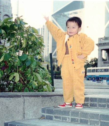 chenchenwrites's tweet image. i was always a gay boy, wasn’t i?
so, i was recently asked for photos from my childhood for a poetry-related thing, & i had my mom send me a bunch. this one’s from a family trip to hong kong when i was 3. thanks, mom, for dressing me exactly how i would always dress myself. 💛❤️