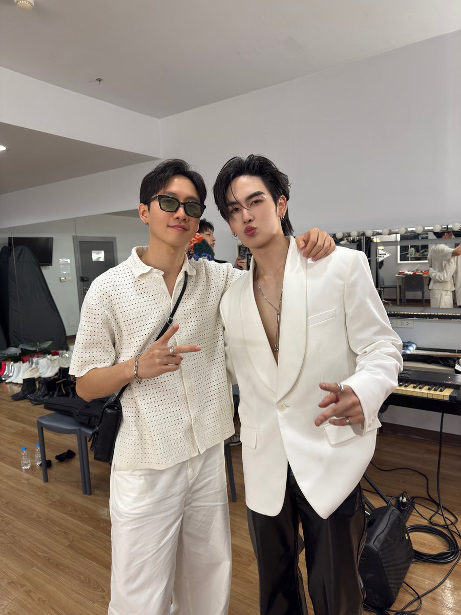 MARK_SIWATOFFICIAL tweet media
