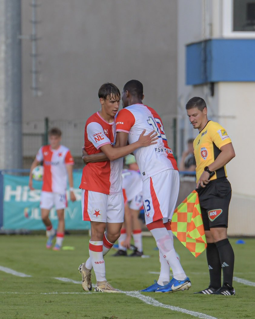 ✨ #borntoshine 🔙

<a href="/DELISIMON19/">Deli SIMON Desire S</a> zpátky v sešívaném 🤩