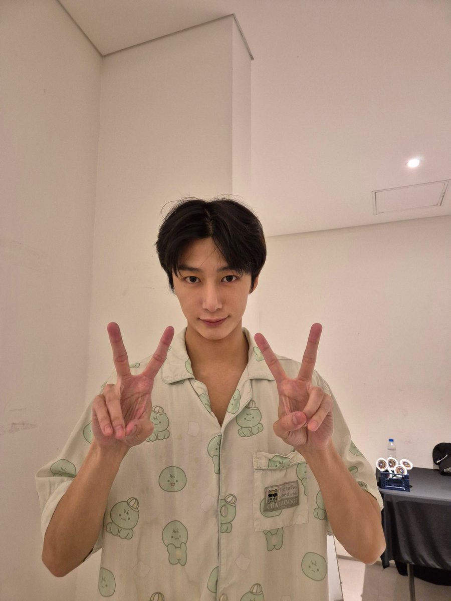 아 채형원 드코로 파자마 입고 온 겋ㅎㅎㅎ