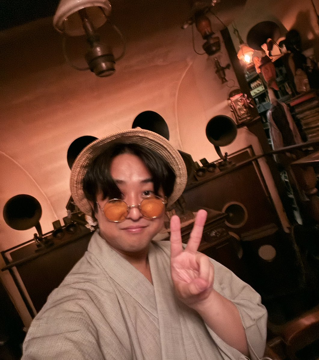 sugittosusumu's tweet photo. 終了致しましたー！！
お暑い中来て頂いた皆様、本当にありがとうございました！
ゆるっとな階段朗会でしたが、少しでも楽しい時間となったら幸いです。

差し入れも大大大感謝すぎるもの頂きました！可愛いものから実用的なものまで、汗だくで帰ってから開封して汗吹き飛びました。明日も頑張れます😭 https://t.co/iJIhdv9uxS