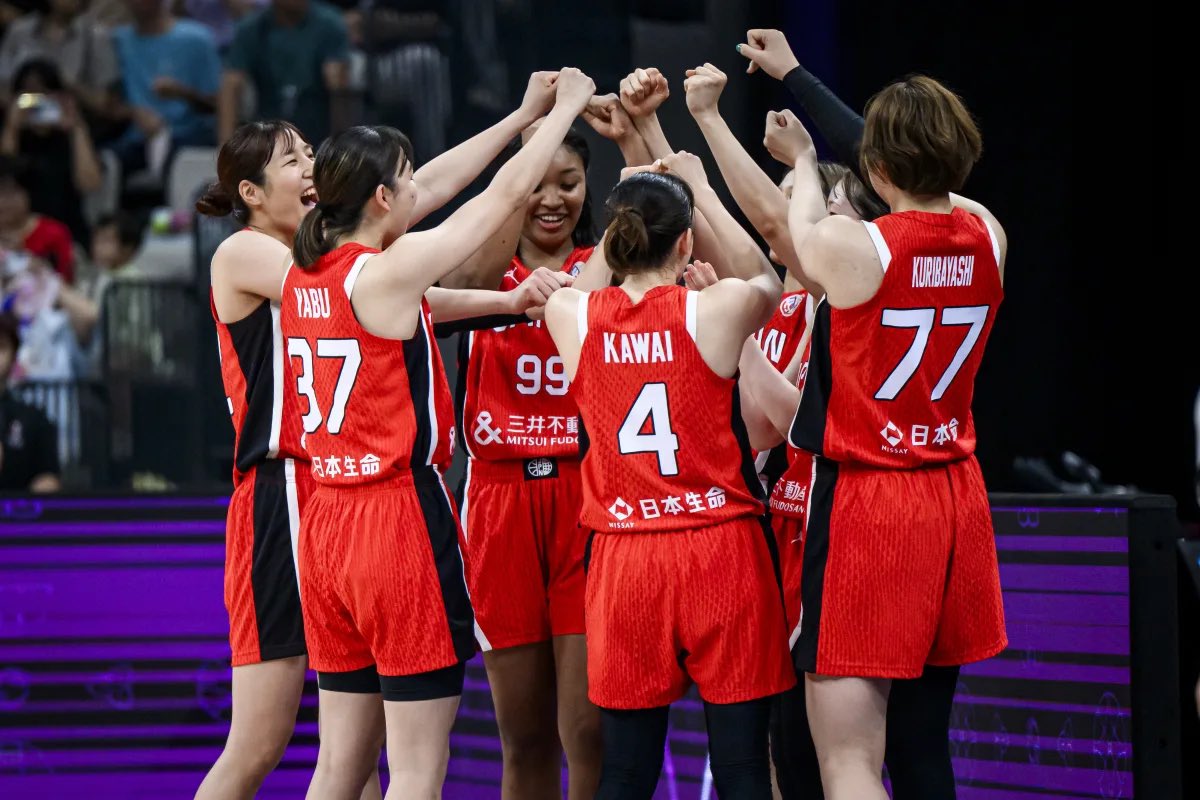cx_basketball's tweet image. FIBA女子アジアカップ2025 準決勝

🇯🇵日本 90-81 中国🇨🇳

前半日本に流れを作ったのは、
最年少 #田中こころ 選手‼️
第1Qのみで驚異の21得点をあげ、
両チーム最多である合計27得点の活躍を
見せました✨

後半はベテランの #宮澤夕貴 選手が中国の高い壁にも負けずチームを引っ張り、…