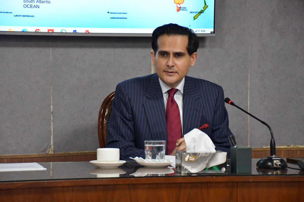 IlhanNiaz's tweet photo. My second talk at the Foreign Service Academy in Islamabad dealt with the 
“The ‘Eastern’ Question and the Patterns of World History” - really great to see the new batch again. May they all go on to successful careers representing Pakistan: https://t.co/dQIYBM6ljc