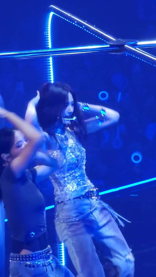 WeLoveTZUYU0614's tweet image. #DIVEIN 🥽
#THISISFOR #TWICE_THISISFOR_WORLD_TOUR 
#TZUYU #子瑜 #쯔위 #ツウィ #จื่อวี #TWICE