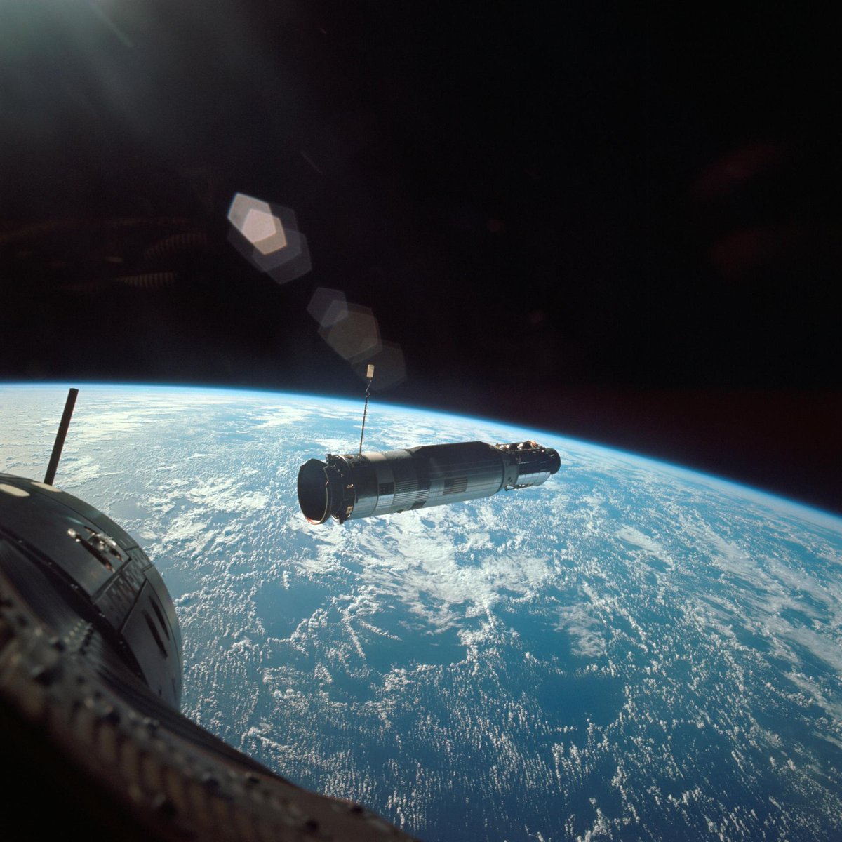 NASAhistory's tweet image. The Gemini X mission completed one of its primary goals #OTD in 1966 when it docked with the Agena target vehicle in space. Docking was one of the essential components required for the success of NASA's Apollo missions to the Moon.
The following day, astronaut Michael Collins…