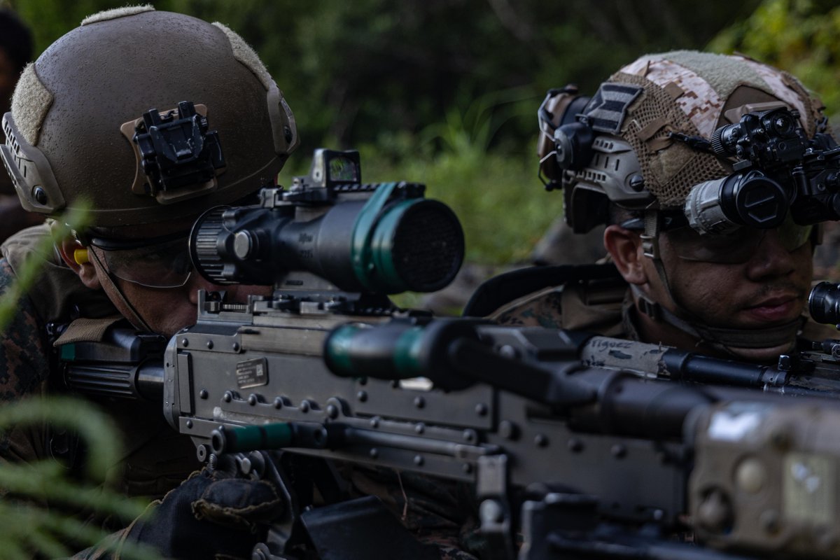 USMC's tweet image. #Marines with @22nd_MEU take part in an amphibious assault in support of Composite Training Unit Exercise (COMPTUEX) on Marine Corps Base Camp Lejeune,.
During COMPTUEX, the Iwo Jima Amphibious Ready Group and 22nd MEU, refine tactics, techniques, and procedures to execute…