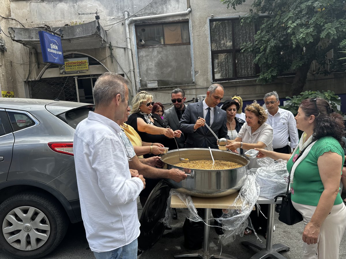 Ali Hakan Ağaoğlu (@a_hakanagaoglu) on Twitter photo Gönüllüler Derneği #Aşure ikramına <a href="/maltepedeva/">Deva Partisi Maltepe İlçe Başkanlığı</a> ve İlçe başkanımız <a href="/_mehmet_tekinn/">Mehmet Tekin</a> ile katıldık.
<a href="/alibabacan/">Ali Babacan</a> <a href="/devapartisi/">DEVA Partisi</a> <a href="/istanbuldadeva/">DEVA Partisi İstanbul</a> Gönüllüler Derneği #Aşure ikramına <a href="/maltepedeva/">Deva Partisi Maltepe İlçe Başkanlığı</a> ve İlçe başkanımız <a href="/_mehmet_tekinn/">Mehmet Tekin</a> ile katıldık.
<a href="/alibabacan/">Ali Babacan</a> <a href="/devapartisi/">DEVA Partisi</a> <a href="/istanbuldadeva/">DEVA Partisi İstanbul</a>