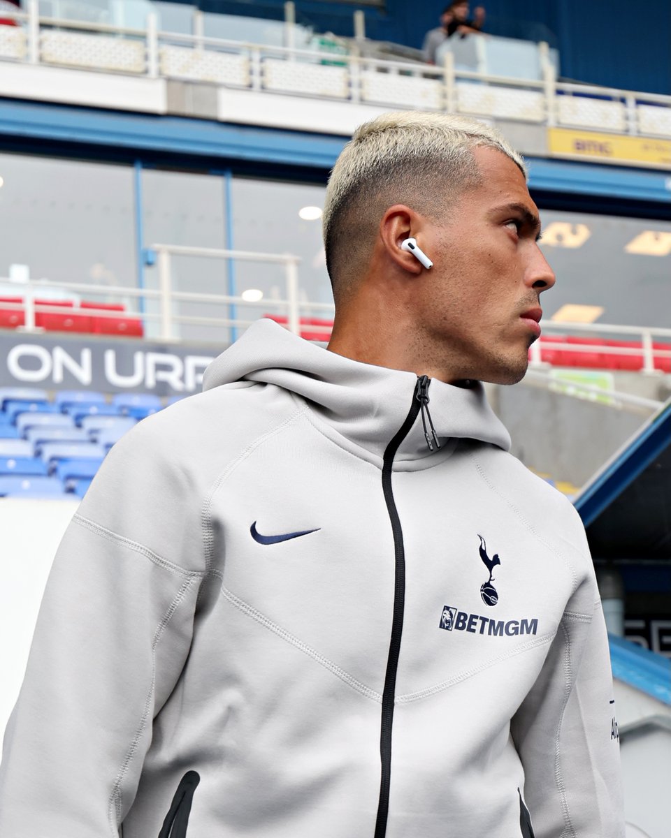 Spurs_MAS's tweet image. Kami kembali atas padang 😍
UPDATE: Kinsky starting - penjaga gol malam ini! 🧤
Vicario di bangku.
#SpursMY