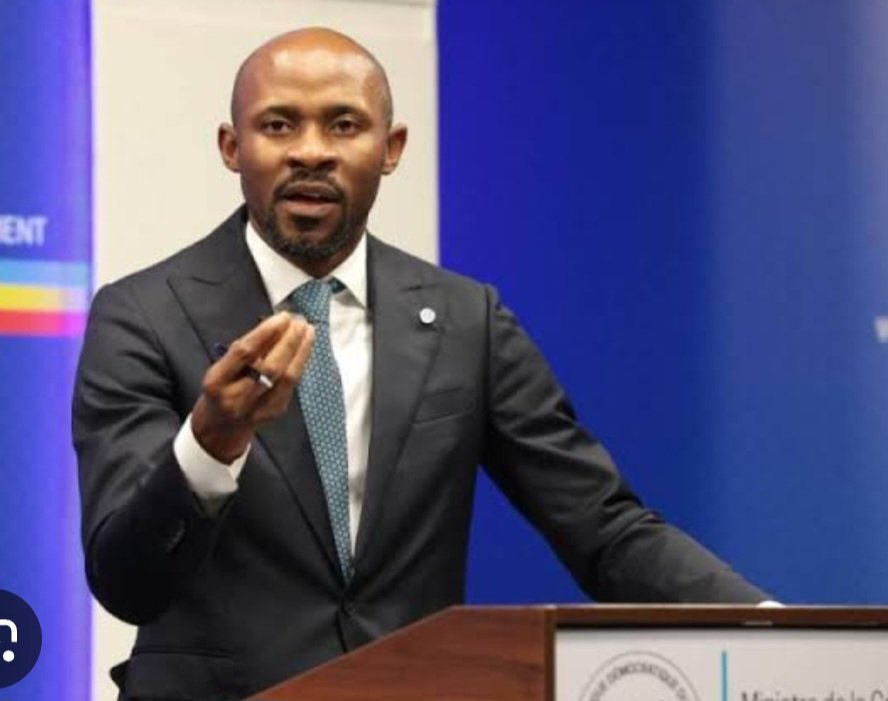 magloire_p15982's tweet image. LA HONTE DU DELIRIUM
Un ministre de la mauvaise communication. Un bon journaliste qui ne sait plus lire un communiqué politique à cause des subjectivités. Muyaya est l'une des causes de la confusion chez les Congolais. Que du syndrome confusionnel.
