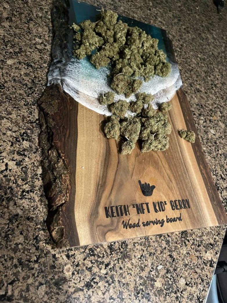 NFT kid “Keith Berry” (@kokid951) on Twitter photo gm to everyone who gm me back today ☀️🍃🔥💨 gm to everyone who gm me back today ☀️🍃🔥💨