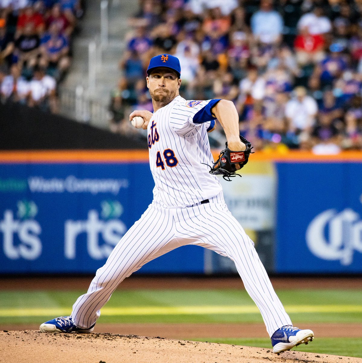 SideRetiredPod's tweet image. Question of the Day: Following David Wright’s #Mets #5 jersey retirement today, who will be the next Mets retired number?