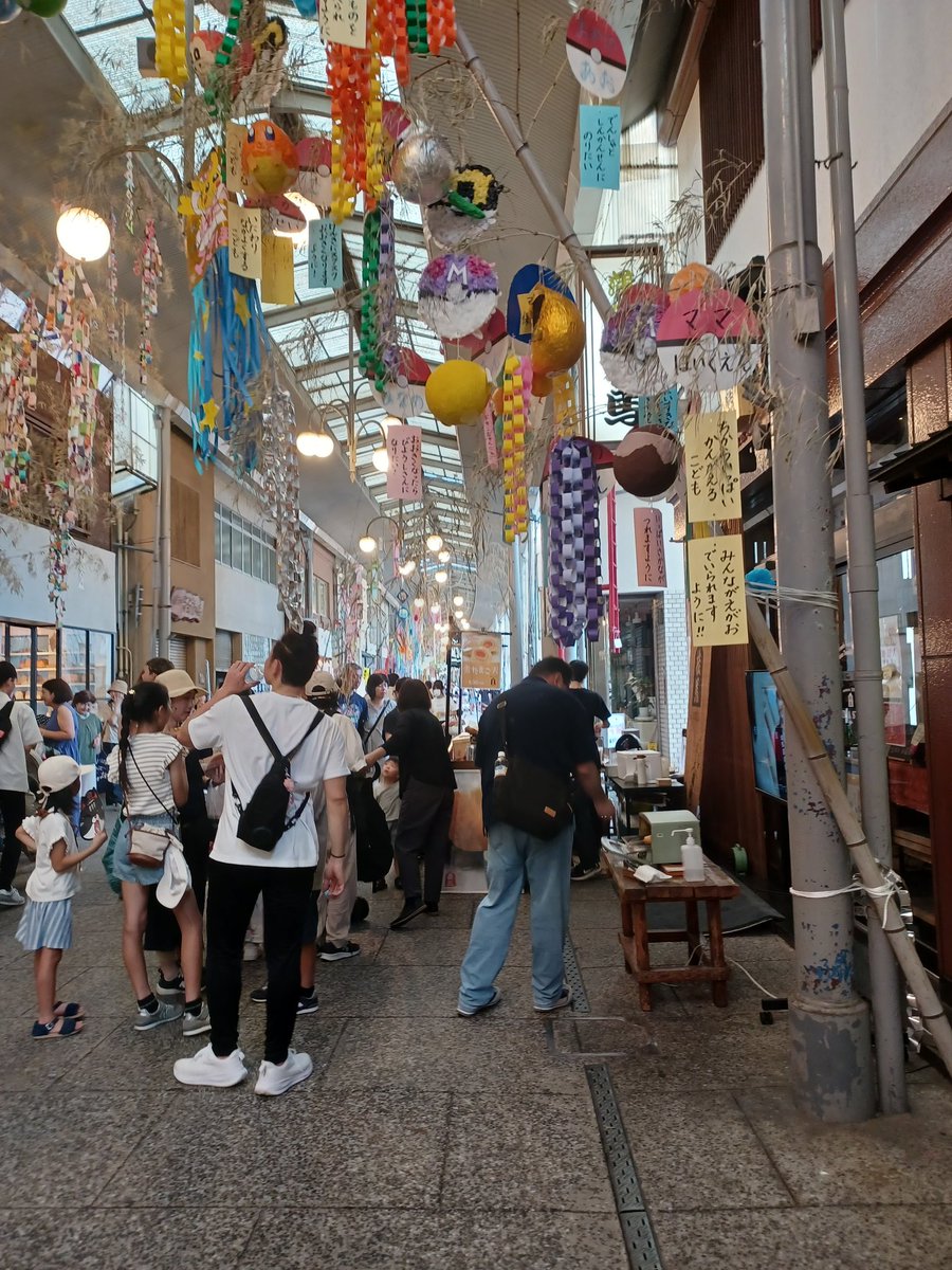onomichi_keima's tweet image. 今日も一日ありがとうございました😊
屋台にもお店にもいっぱいのお運びをいただき感謝いたします🙇♀️
6月14日から始まった土曜夜店も来週で終わりです
再来週は楽しみな住吉花火まつり🎇
桂馬商店も海岸通り側と本店前にに屋台を出しますので、花火見物のお供に是非✨