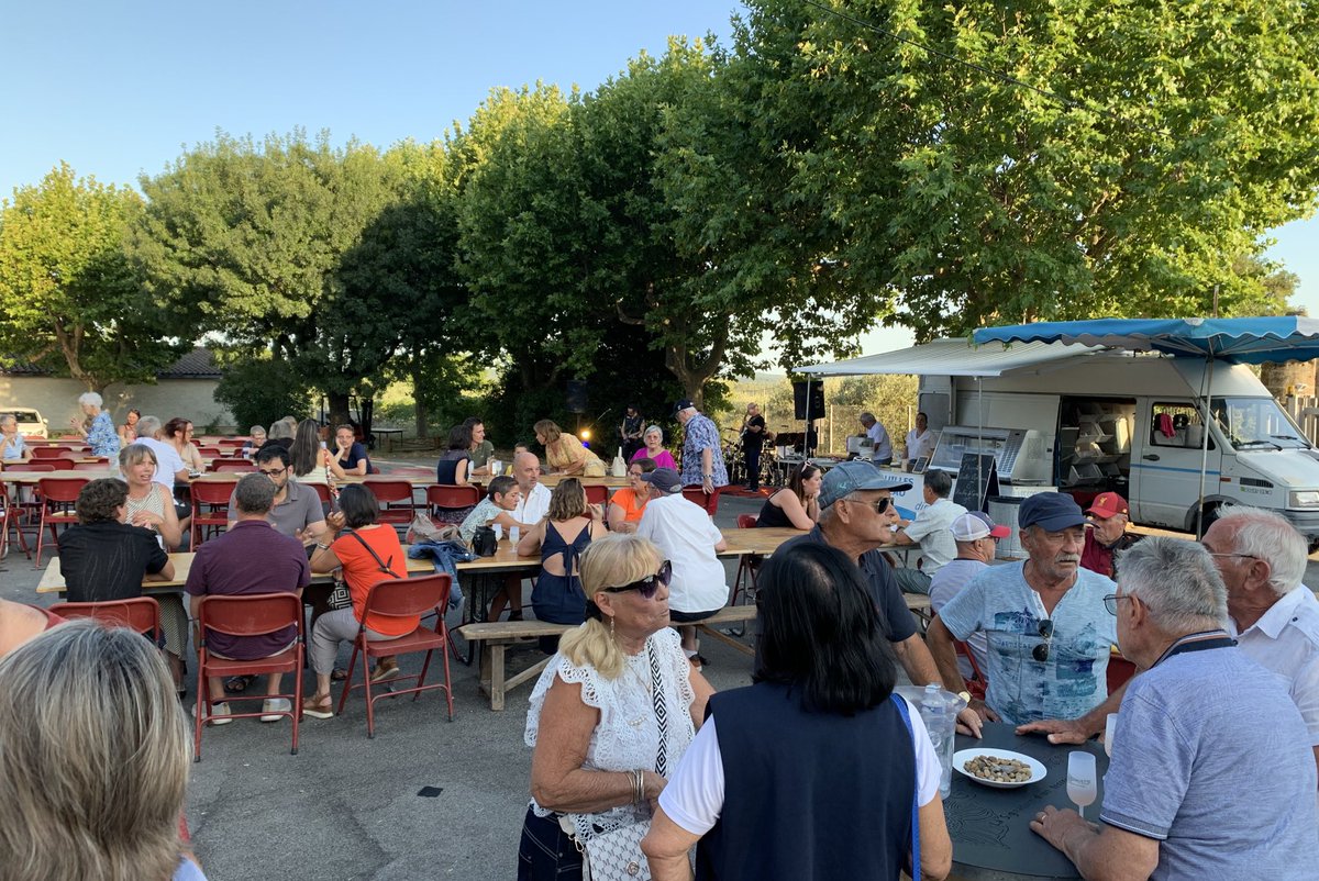 18 juillet: fête de la coopérative viticole @LaGravette #Corconne #Gard avec le président #OlivierMasson. Bientôt, 26 juillet conférence: «l’Intelligence Artificielle #IA au service des territoires» avec <a href="/EMoyrand/">Emmanuel Moyrand</a> PDG d’<a href="/Azteq/">Azteq</a>. Suivie d’une dégustation des vins du #PicSaintLoup.