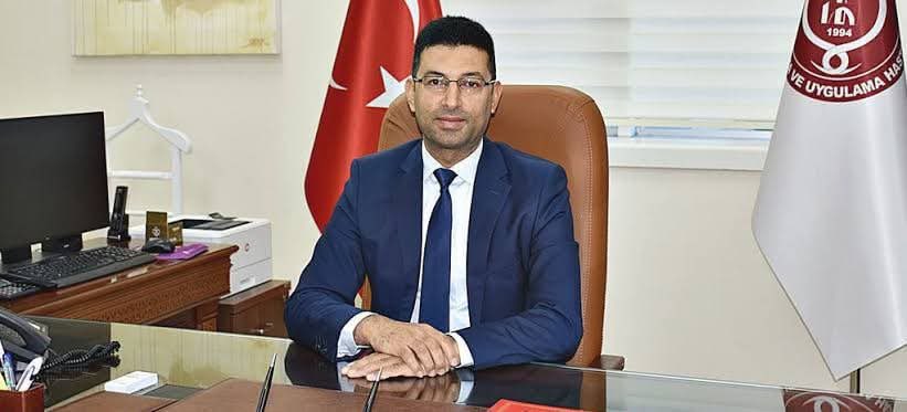 Şanlıurfa Kamu Hastaneleri Birliği Başkanlığı görevine atanan Sn. Doç. Dr. Ahmet Güzelçiçek'i tebrik eder, çalışmalarında muvaffakiyetler dilerim.