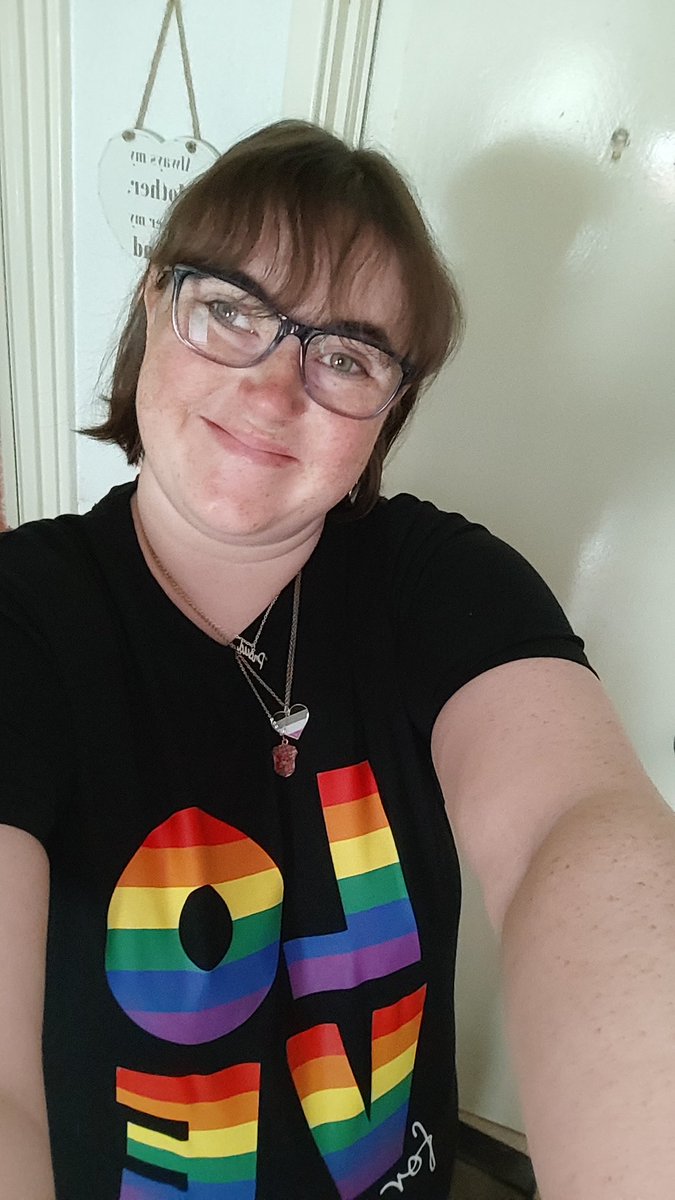 Autumnraine96's tweet image. Just been at my very first pride event at #NorthernPride and absolutely loved it and it wouldn&apos;t be possible if I never came across you @ThomasSanders and this fandom and that  I&apos;ll be forever grateful for helping find myself 💖 🏳️‍🌈
#fander #fanders 
❤️🧡💛💚💙💜 🖤🩶🤍💜