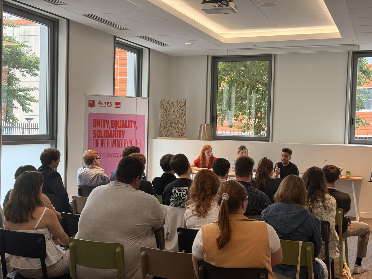 YESocialists's tweet image. We’re grateful to have @thomasbajada and @EmmaRafowicz from @TheProgressives for reflecting with us about mental health and the online world 📲

#17thYESCongress
#EuropePoweredByYouth