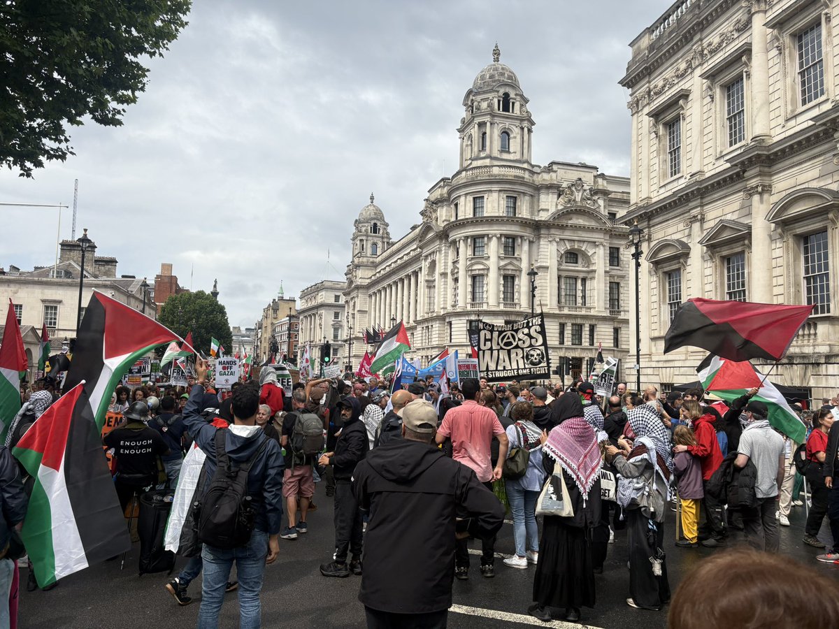 80,000+ people on the #FreePalestine march in London ✊