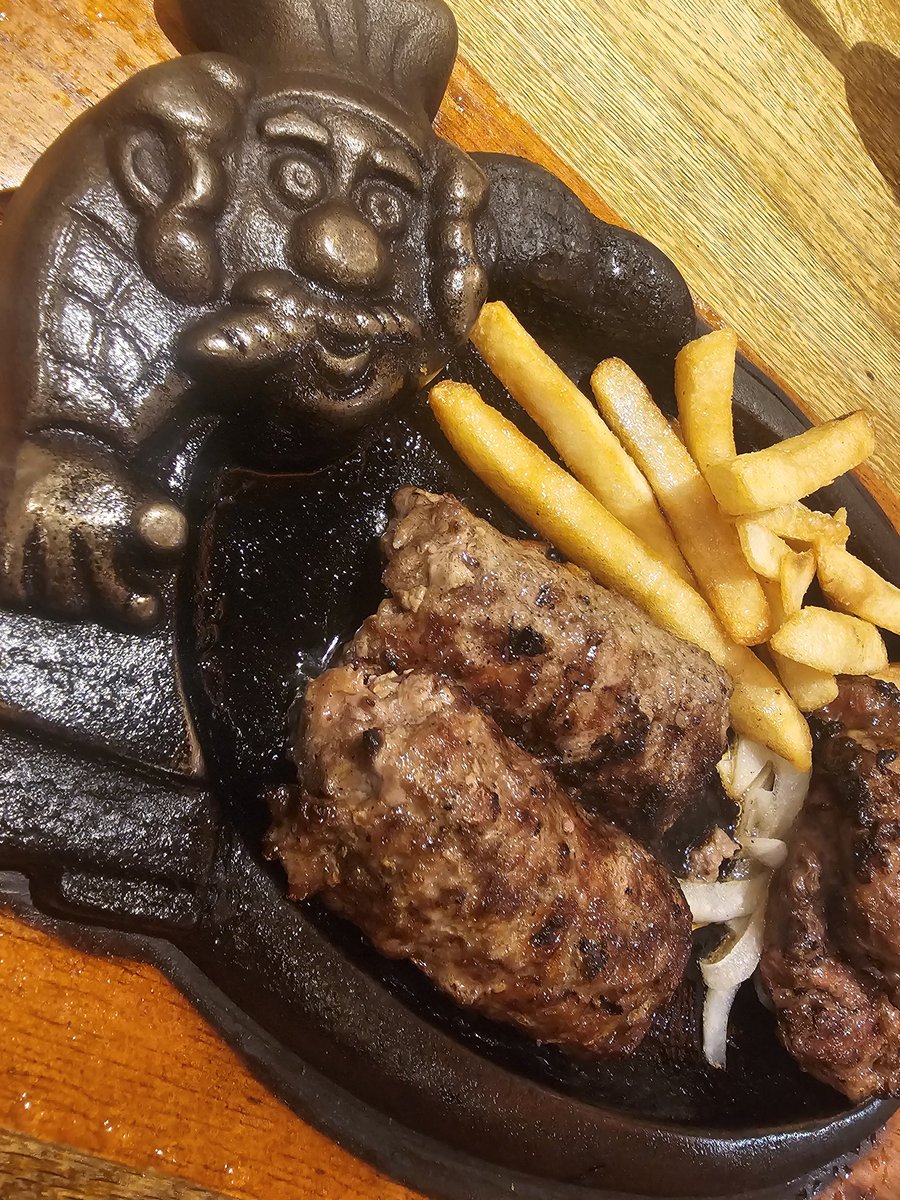 toroco33's tweet image. ご近所に用を済ませるついでに🍖✨
おともは
@soranotori_1006 ピアス
@manmarushokai 💍
@ModaLepre スカート
@cootee14 👜
@__riju_e 🌟
ブレスレットは自作です
#トロ子備忘録
#ハンドメイド好きさんと繋がりたい