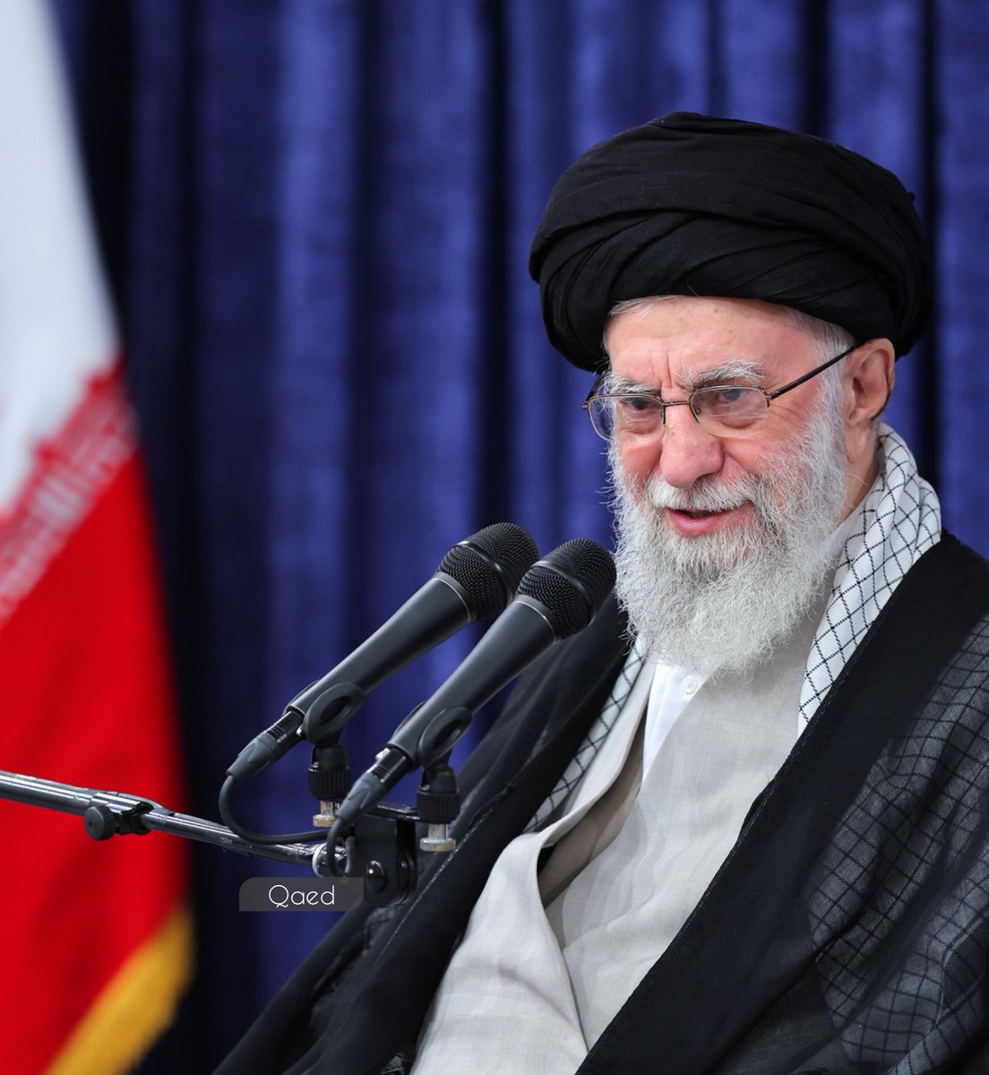 Qaed_ed's tweet image. رهبر انقلاب:
شما جوانها به این نکته توجه داشته باشید که بنا به گفتهی امام سجاد علیهالسلام، #نیروی_مسلح، دژ امنیت ملی است؛ این دژ، اگر قدرتمندانه، چه از لحاظ تجهیزات و چه از لحاظ روحیه، خود را سربلند و استوار بدارد؛ ملّت احساس امنیت و آرامش خواهد کرد.
