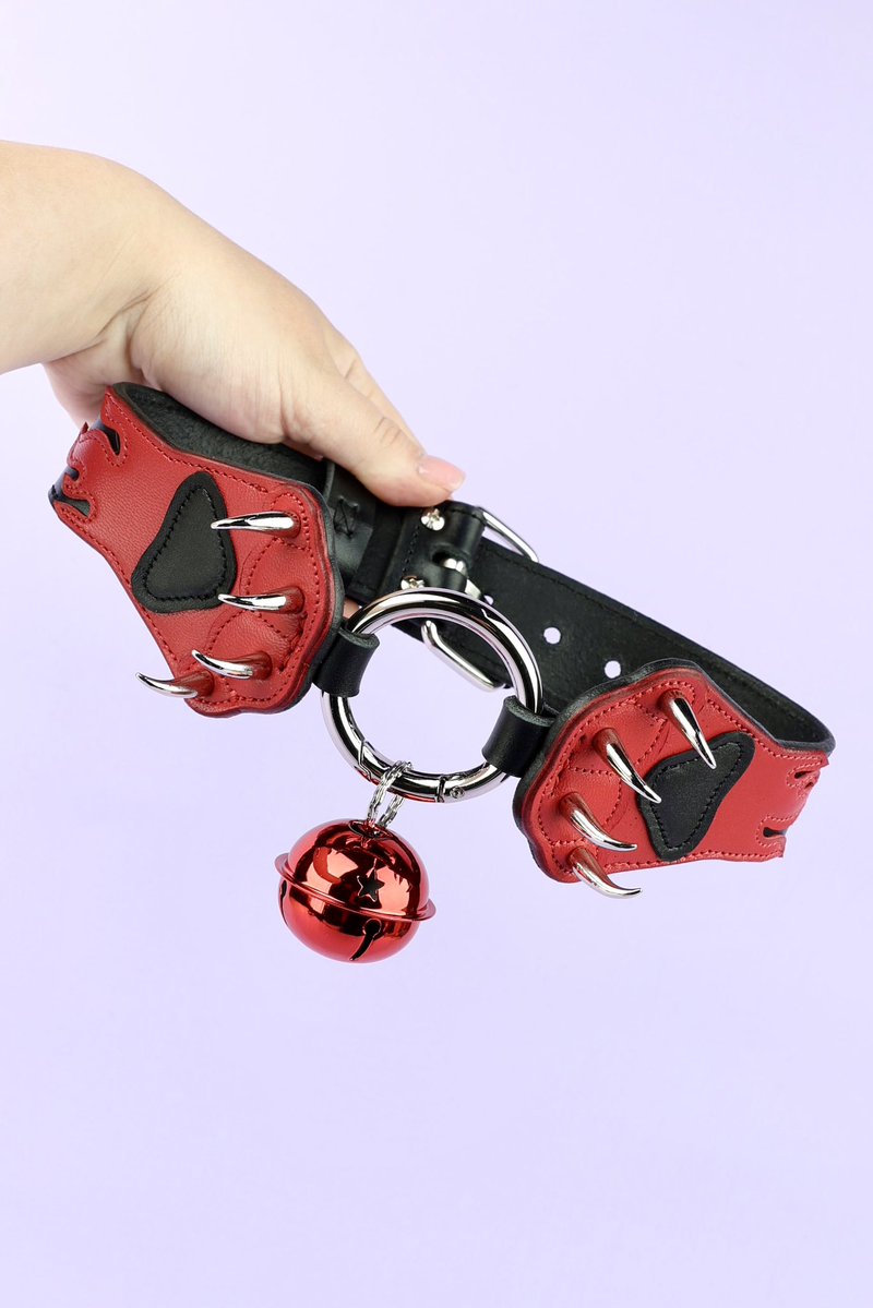 Sigida_plushies's tweet image. Why is the color combination red and black so attractive? 🖤❤️
This color combination captivates many. ❤️🔥
When placing an order, please indicate your neck circumference, if the collar needs to be made longer, we do not charge extra😊.
etsy.com/listing/156772…
