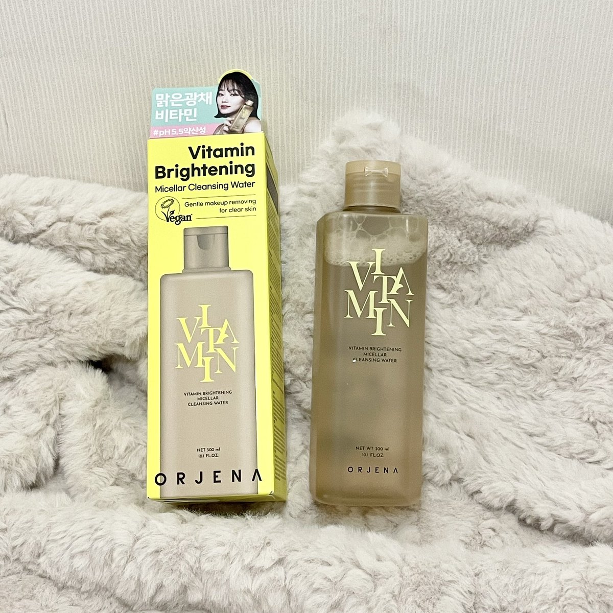 #제품제공 #오르제나 

미셀라 클렌징 워터 5종 중 ‘비타민 브라이트닝‘을 받았어요!

🍋야외 활동이 잦고, 강한 자외선에 노출되어 잡티 고민이 많은 때인데 저처럼 피부의 칙칙함이 고민이신 분들께 이 제품을 추천드려요!

🍋정식 비건 인증을 받은 제품이라 호감 up!