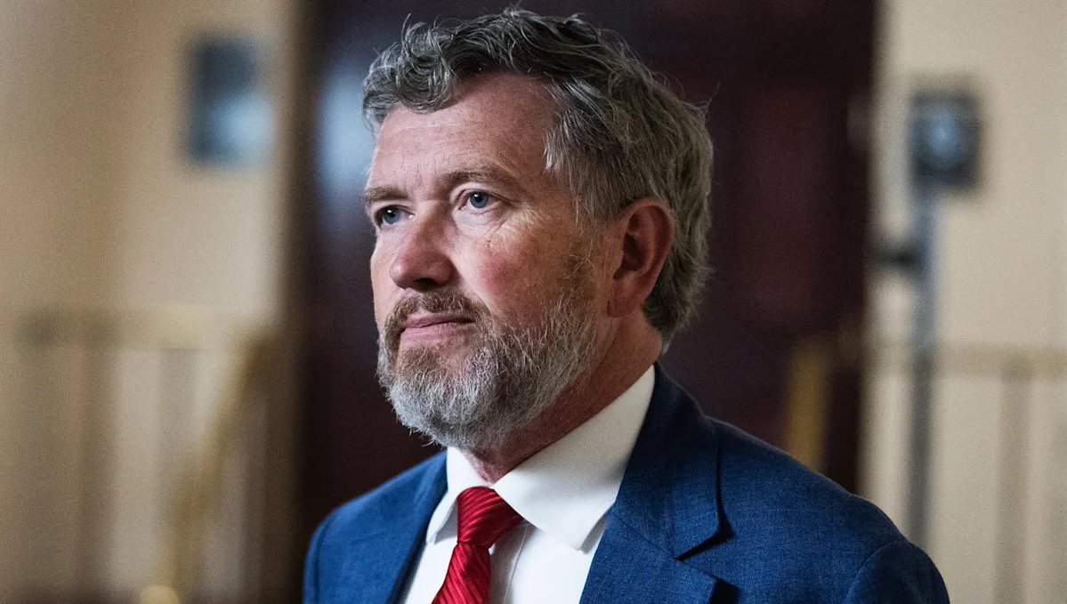 BRICSinfo's tweet image. JUST IN: 🇺🇸 US Congressman Thomas Massie pushes for House vote to release full Epstein files after DOJ looks to release only grand jury testimony.
He has received support from both Democrats and Republicans.