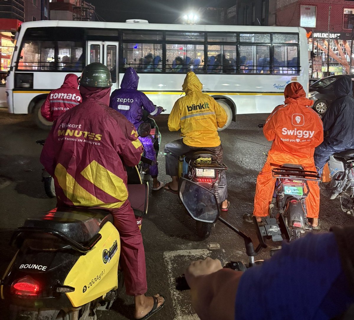 veejuparmar's tweet image. Me and my friends hanging out after taking different streams in class 11th !
