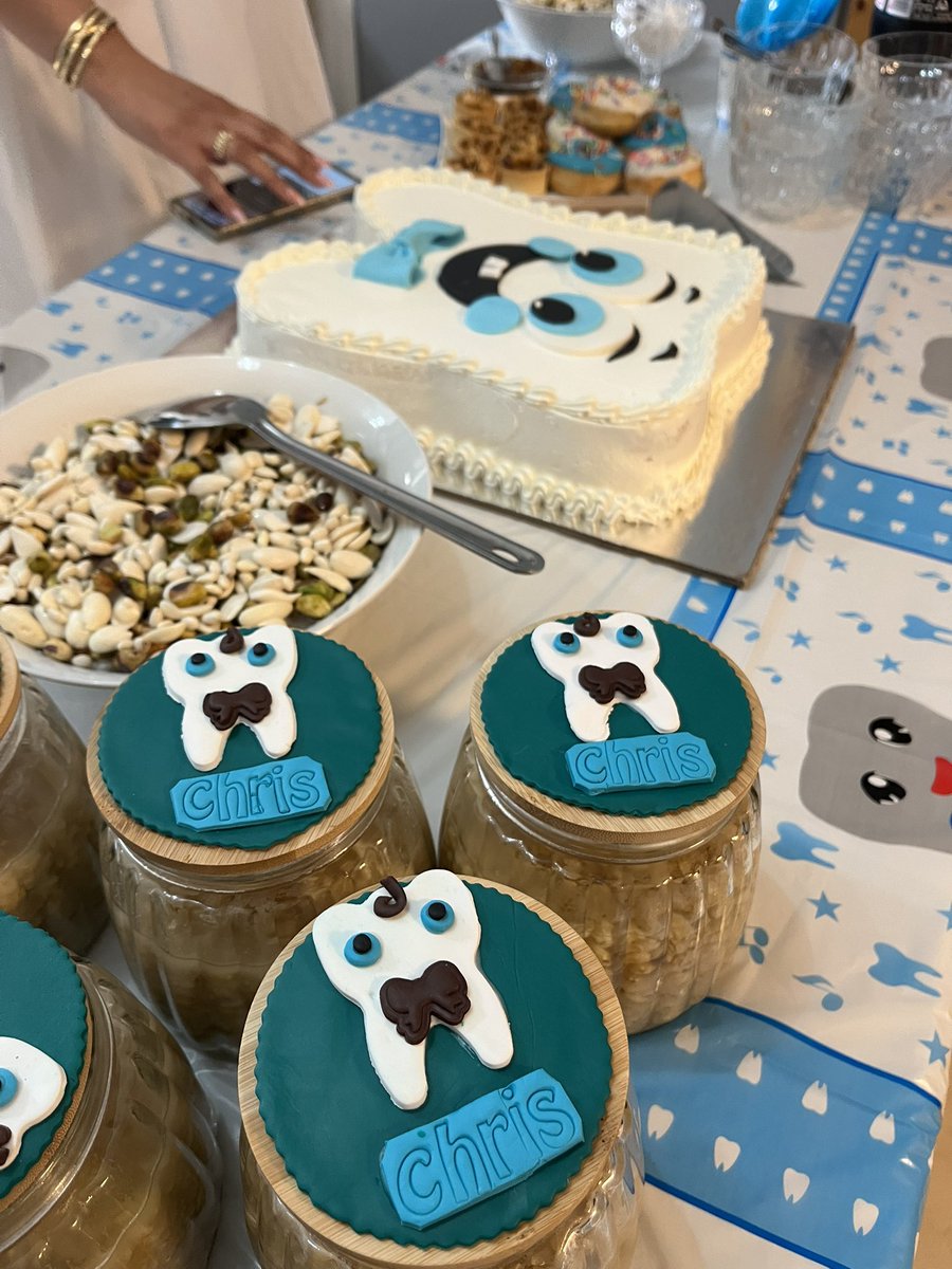 Jonathan_Elk's tweet image. חוגגים ׳סנייניה׳ לאחיין שלי 🥹🥹
מסורת שעושים אחרי שיצאה השן הראשונה.
