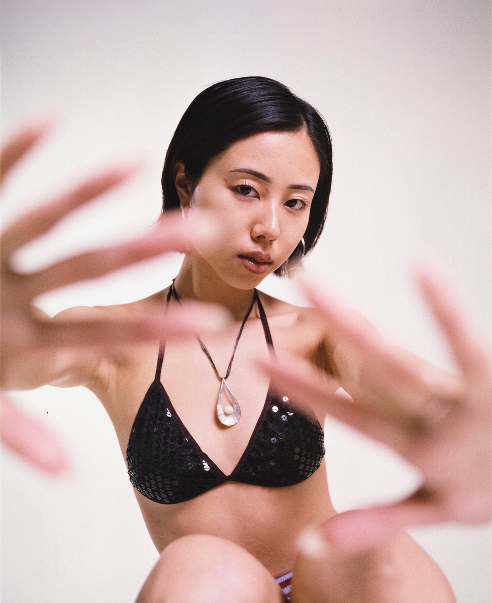 We're loving this studio portrait set from @beacasso (Beatriz Valim) which she shot on her Mamiya RB67 loaded with HARMAN Phoenix II

Model @zunzunharupon

#harmanphoenix2 #phoenixfilm2 #thejourneycontinues