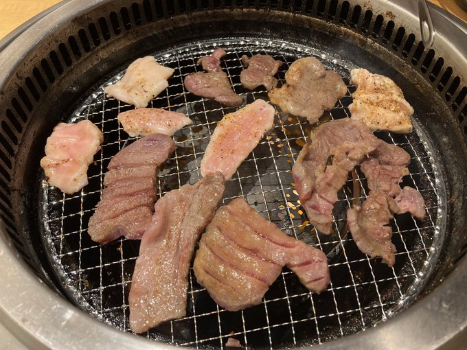遅い時間でも焼肉はうまい 