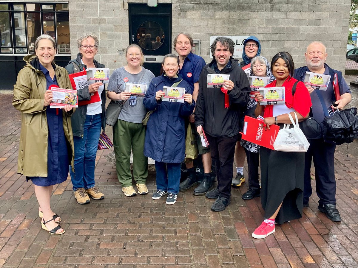 Ben Lucas (@benlucas94) on Twitter photo .<a href="/HackneyLabour/">Hackney Labour</a> is out all-year round come rain or come shine 👊
Today in Stoke Newington was mainly rain… ☔️
But it was worth it 🌹 .<a href="/HackneyLabour/">Hackney Labour</a> is out all-year round come rain or come shine 👊
Today in Stoke Newington was mainly rain… ☔️
But it was worth it 🌹