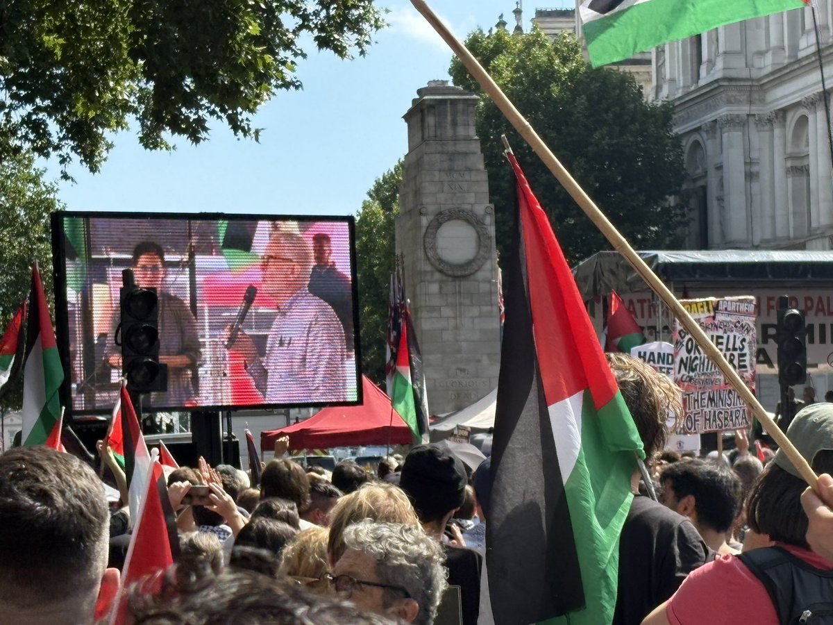 My comrade <a href="/jeremycorbyn/">Jeremy Corbyn</a> speaking at the #freepalastine march ✊