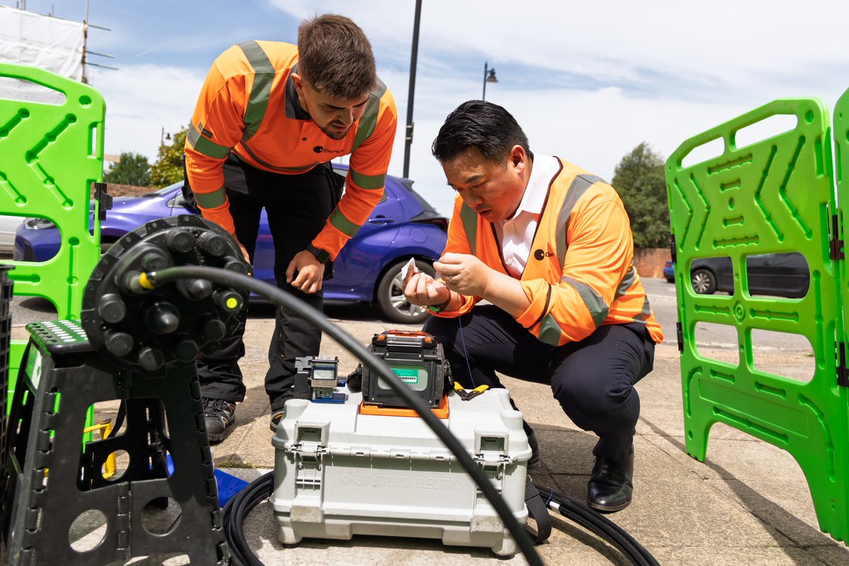 AlanMakMP's tweet image. Great to join engineers installing high speed full fibre broadband in #Emsworth and across the #Havant Constituency.
I've been campaigning for better broadband for our area for many years and helped secure investment from the last Conservative government for this work.