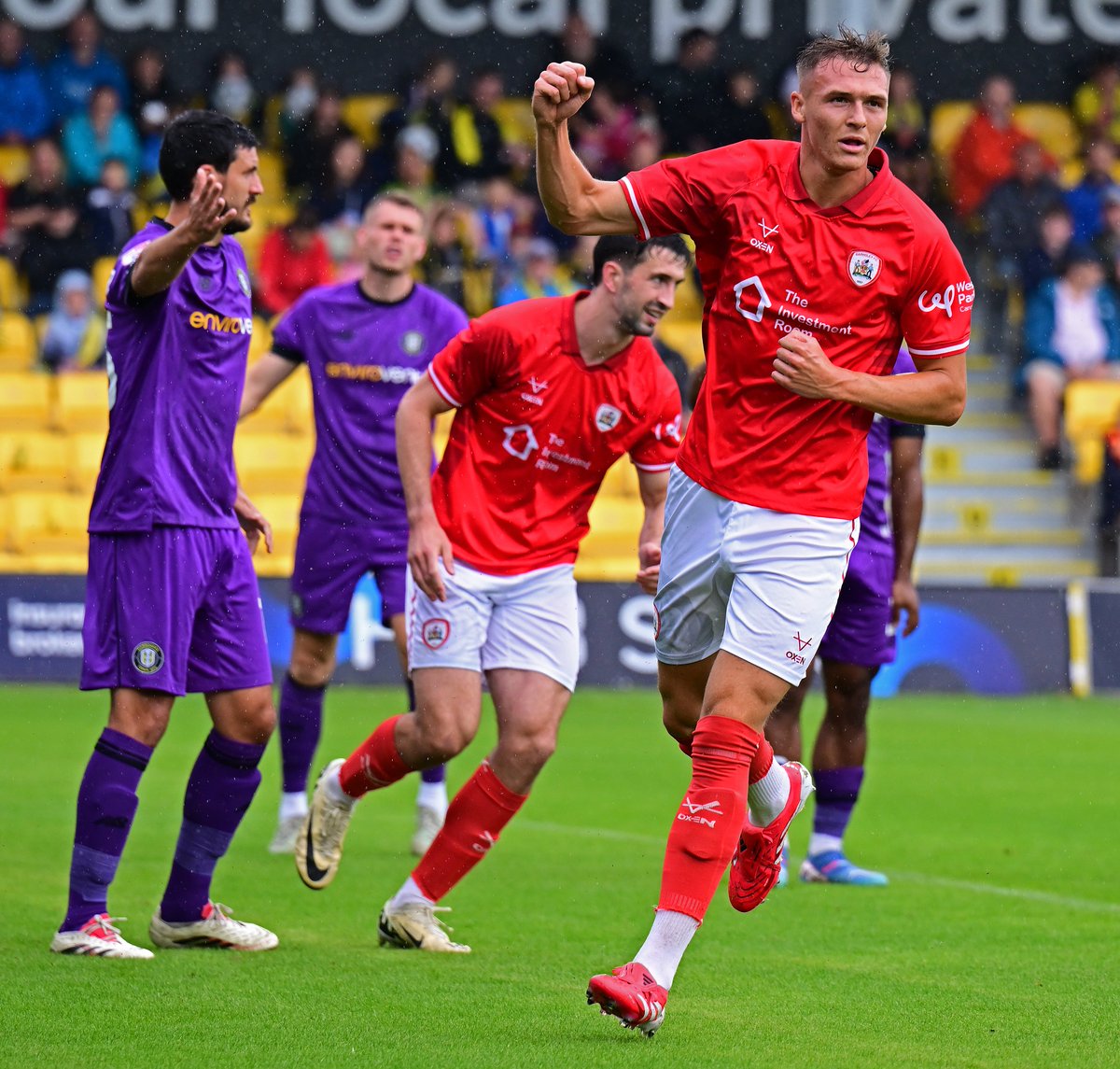 💪

The Reds have worked the ball well since going ahead via Shepherd's header, linking up nicely in the advanced areas of the pitch.

[20'] 🟣 0-1 🅱️