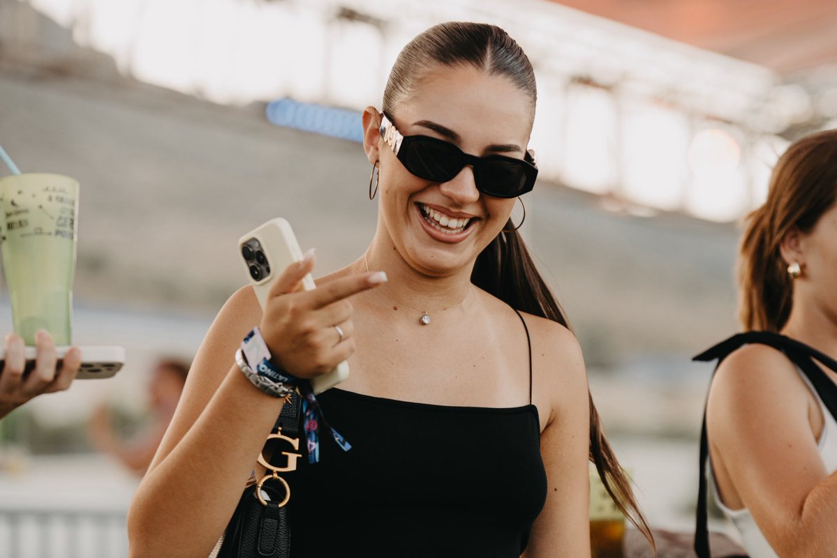 ¡Ayer lo pasamos en grande! Pero ojo, ¡hoy más!

✅ Vilu Gontero, Omar Montes, Yan Block, Bad Gyal, Morad, RVFV y Juan Magán, ¡te esperan!

Últimas entradas en taquilla del festival y nuestra web.