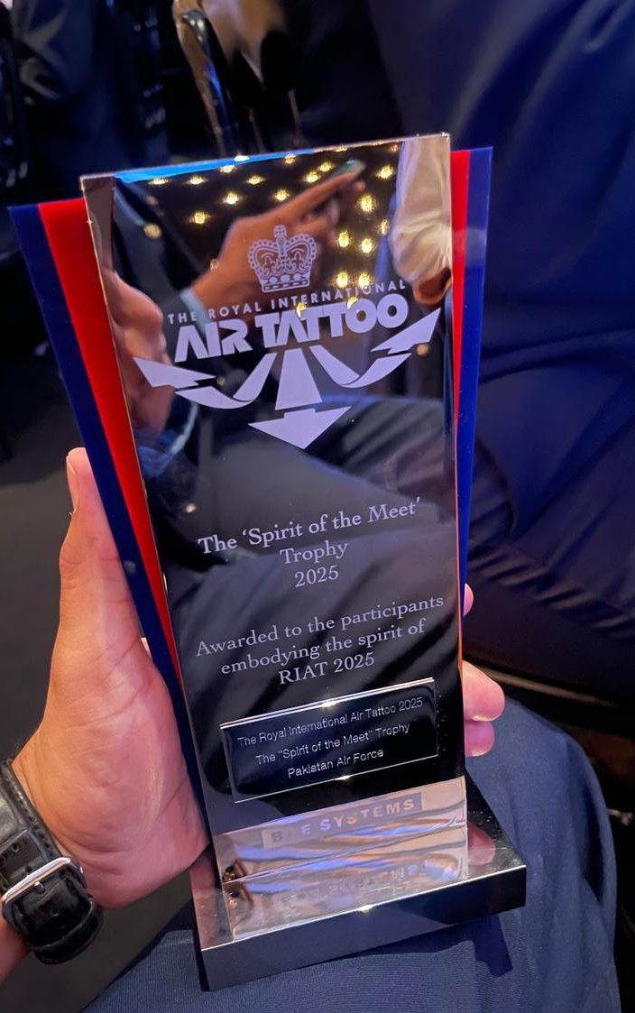 PATofficialSM's tweet image. 🇵🇰✈️ PAF making history at RIAT 2025!
👏 Huge congratulations to Pakistan Air Force as:
🔹 C-130H Hercules wins Concours d’Elegance Trophy.
🔹 JF-17 Thunder wins Spirit of the Meet Trophy.
Pride of the skies!
@DGPR_PAF @OfficialDGISPR
#RIAT2025 #RIAT25 #PAFZindabad