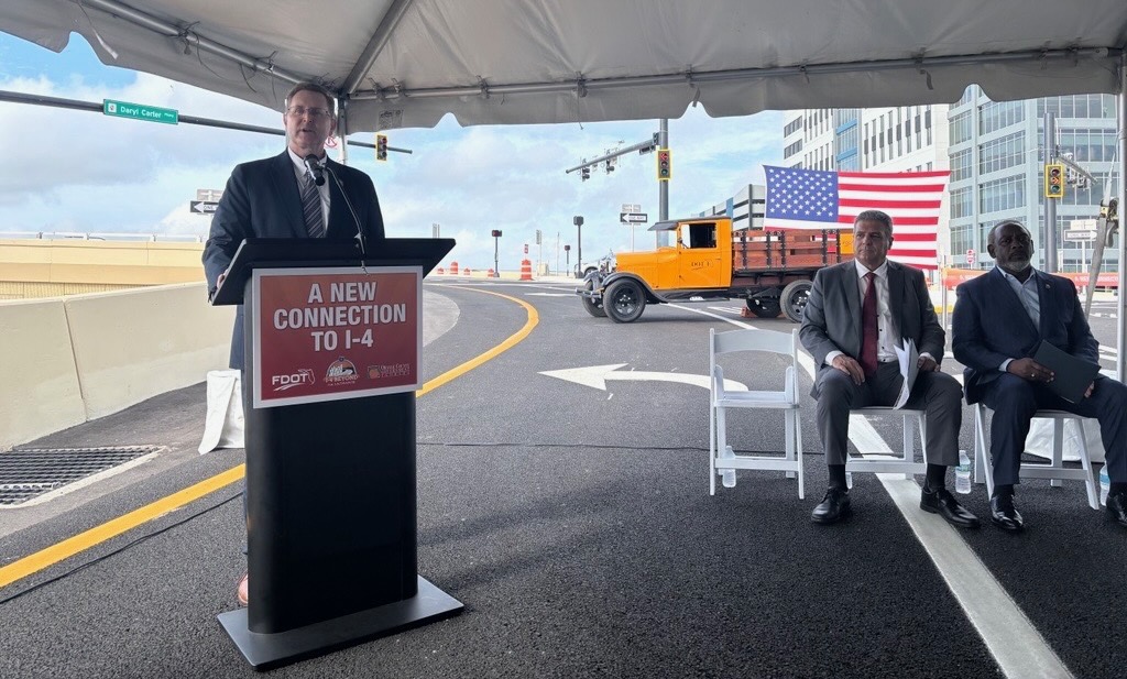 RepDarrenSoto's tweet image. During the 117th Congress, we helped secure $3.5B+ for the Beyond the I-4 Ultimate expansion through the American Rescue Plan & Infrastructure Law.
Last week, #TeamSoto was proud to attend the opening for the new I-4/Daryl Carter Parkway Interchange—a major milestone in…