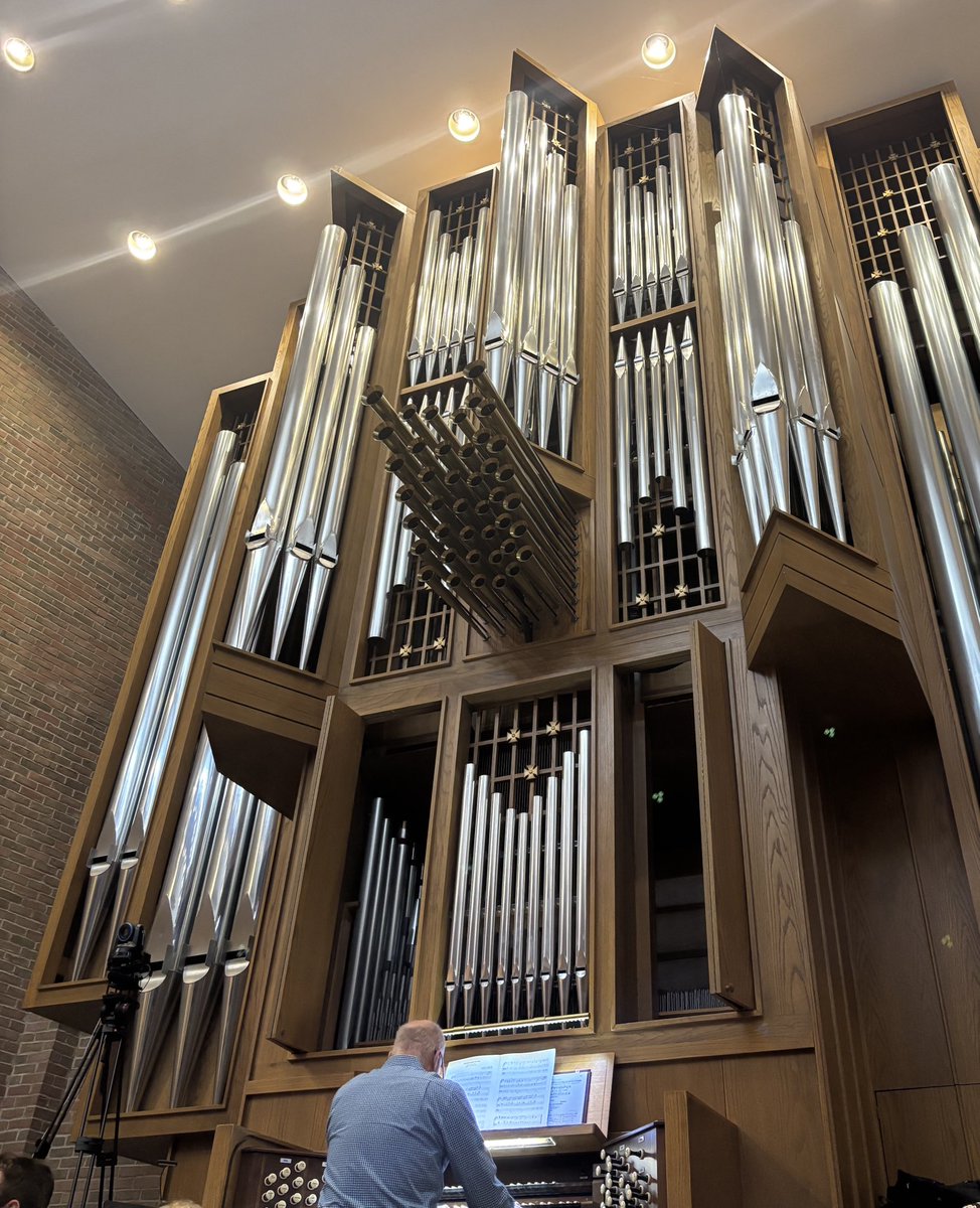 DALambertUSA's tweet image. Attending Matins at the @IssuesEtc “Making the Case” conference in @CUChicago’s Chapel of Our Lord with @mewl712.