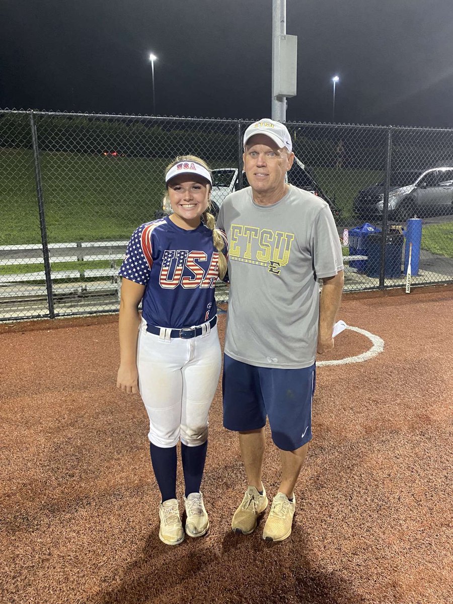 LangstonC2027's tweet image. Had such an amazing time at the @ETSUSoftball camp! Thank you to all these amazing coaches @CoachmilliSB, @RickWagnerr, and @BillWag85041744. I really enjoyed getting to work with all of you and learn new skills to help advance my game!