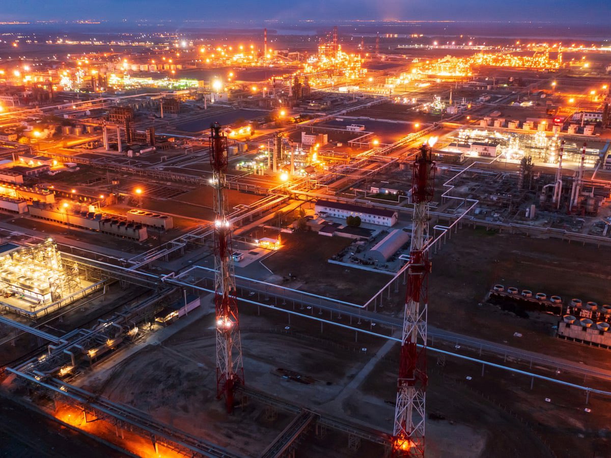WesleyJBaker's tweet image. 🚨🇬🇧 BREAKING 🇪🇺💥 UK & EU slash the crude oil price cap from $60 to $47.60/barrel to squeeze Putin’s war chest, while Labour just announced voting age lowered to 16 and automatic registration ahead of the next election. Democracy and geopolitics in one bold move! 🌍🗳️…