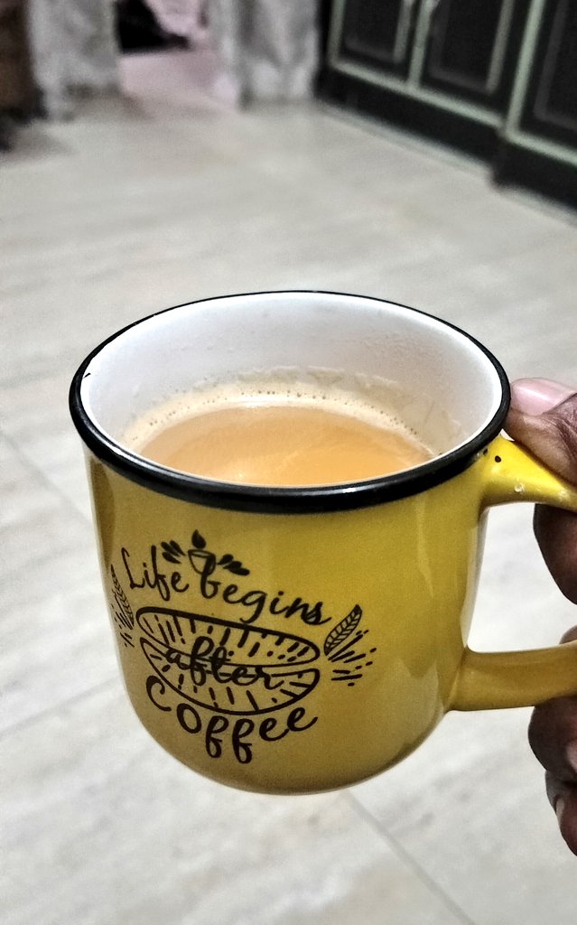 वो इलायची वाली कड़क चाय, 

मेरे पुरे दिल पर कब्ज़ा करके बैठी हैँ....!!

#कुछ_पल_तेरे_संग 😍♥️