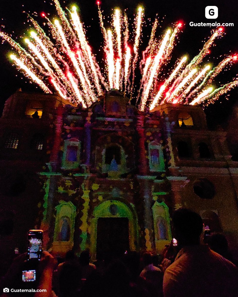 guatemala_com's tweet photo. ¡Disfrutamos del mapping en @luzdeantigua ! 🤩 Un evento lleno de arte, luces y momentos para compartir. Puedes asistir hoy y disfrutar. ¿Con quién irás? 🙌🏼 #VamosPues https://t.co/PqSMZS0KuG