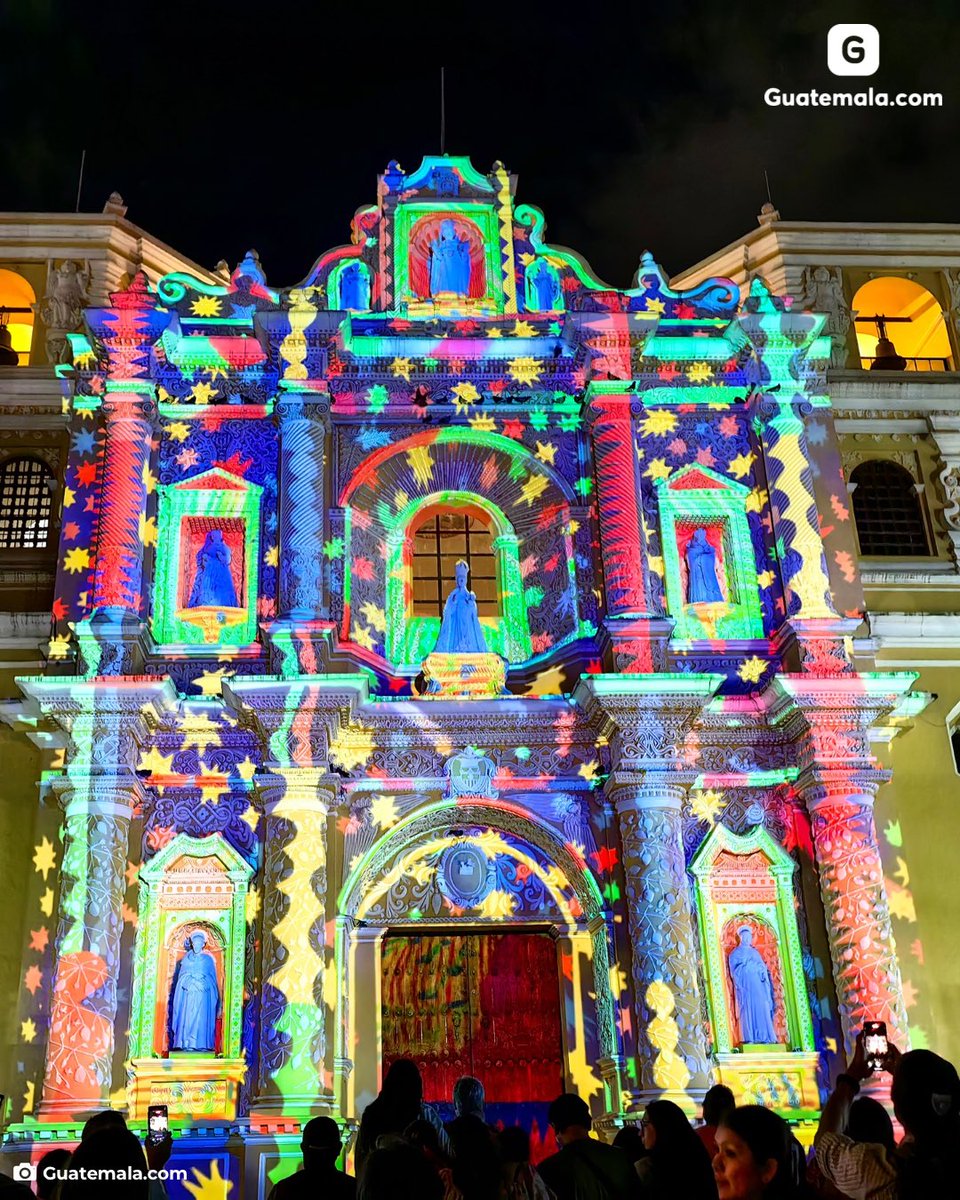 guatemala_com's tweet photo. ¡Disfrutamos del mapping en @luzdeantigua ! 🤩 Un evento lleno de arte, luces y momentos para compartir. Puedes asistir hoy y disfrutar. ¿Con quién irás? 🙌🏼 #VamosPues https://t.co/PqSMZS0KuG
