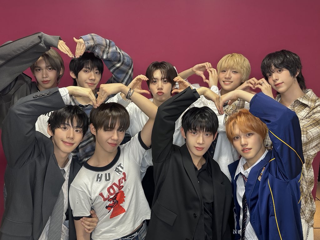 AHOF_official's tweet photo. [📸] #쇼음악중심 #250719

아홉이들과 쇼! 음악중심에서 다시 만나기로 해 ���

#AHOF #아홉
#WHOWEARE https://t.co/17OeFiJvM3