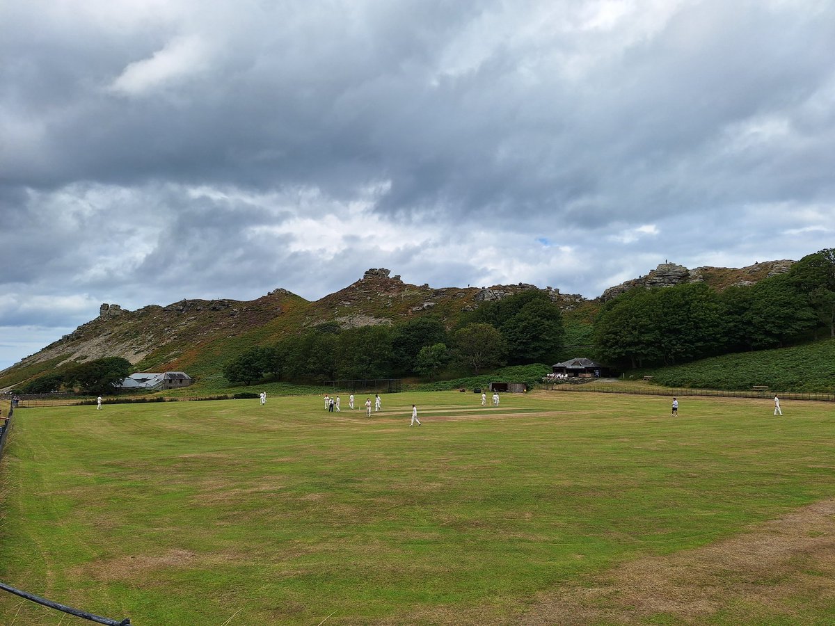 Je hebt voetbalvelden die prachtig liggen, maar dit cricketveld mag er ook zijn #vallyoftherocks