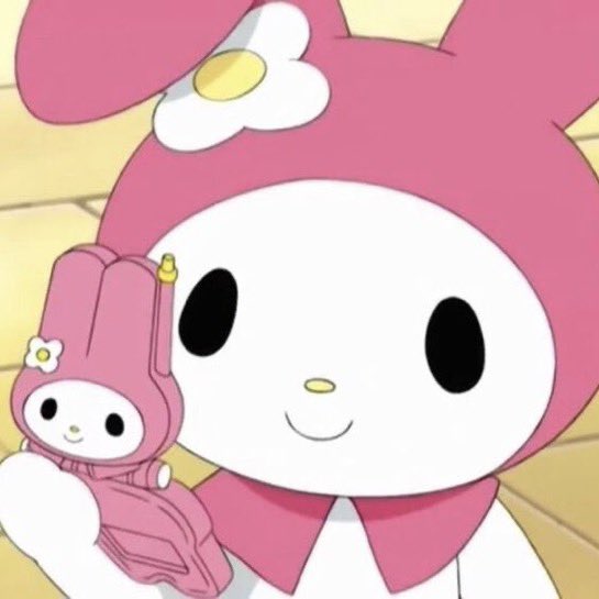 my melo &amp; her little phone 😍