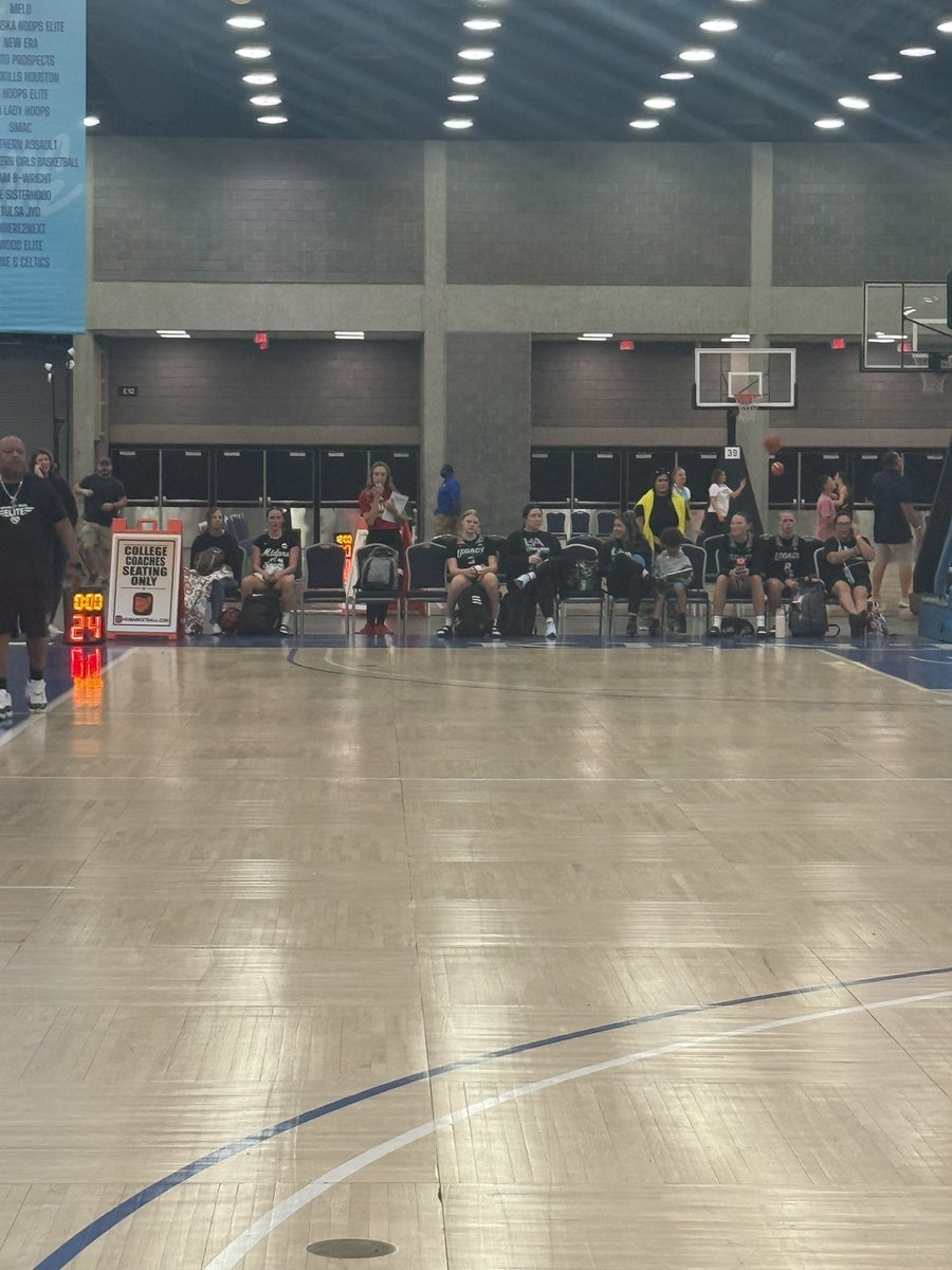 Amber Mathurin (@coach_mathurin) on Twitter photo College coaches standing while players and parents get a nice view of the court.
We are already battling a lack of College Coach presence - so letโs keep adding fuel to the fire! ๐คฏ <a href="/TFNsRun4Roses/">TFN's Run 4 Roses</a> College coaches standing while players and parents get a nice view of the court.
We are already battling a lack of College Coach presence - so letโs keep adding fuel to the fire! ๐คฏ <a href="/TFNsRun4Roses/">TFN's Run 4 Roses</a>