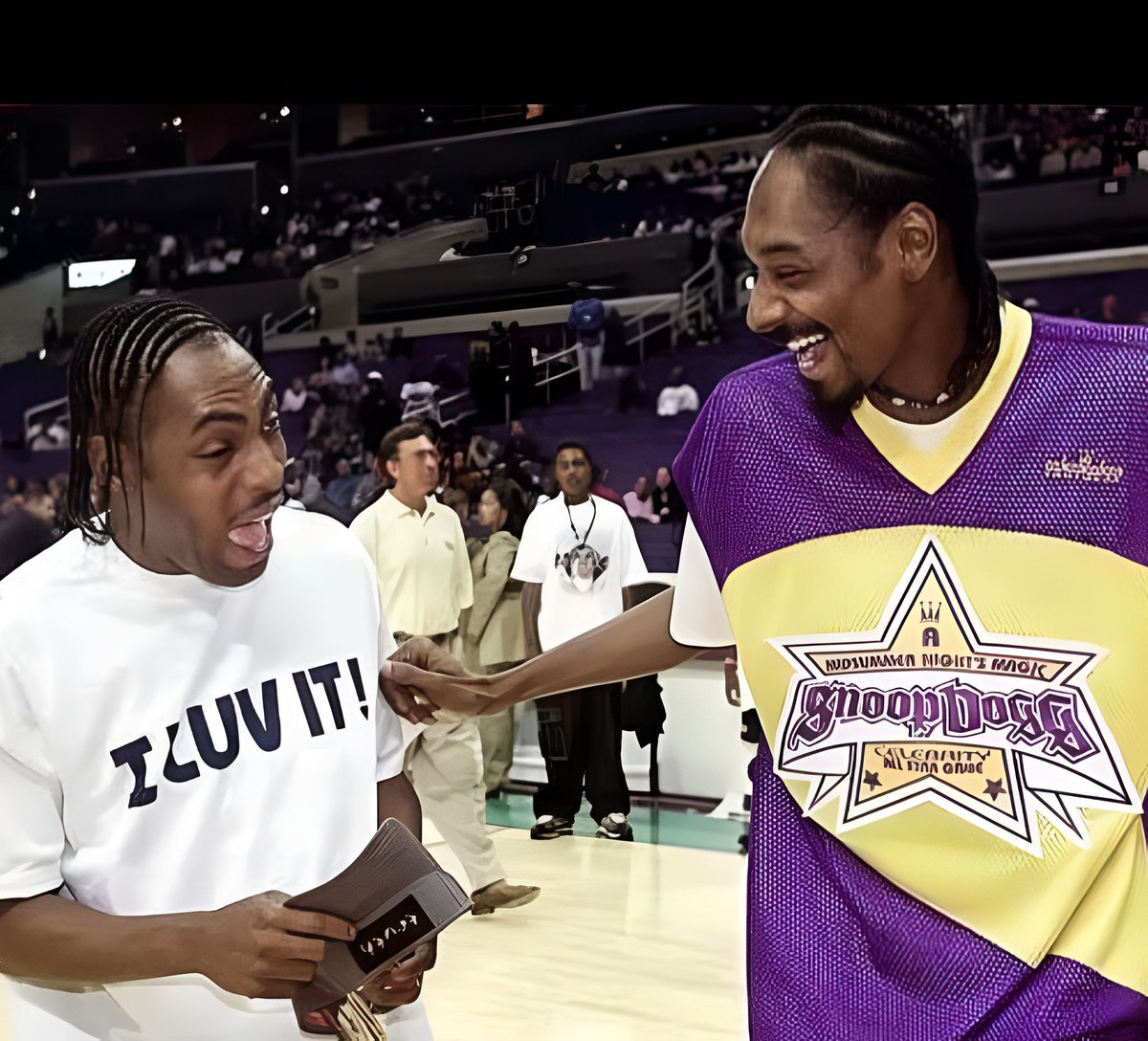vibe927miami's tweet image. #RIPCoolio with #SnoopDogg Today in #HipHopHistory: #ItTakesAThief is the debut album by #Coolio released July 19, 1994. It received praise for bringing a humorous and lighthearted perspective to often violent themes of typical gangsta rap. #FantasticVoyage #classichiphop #hiphop